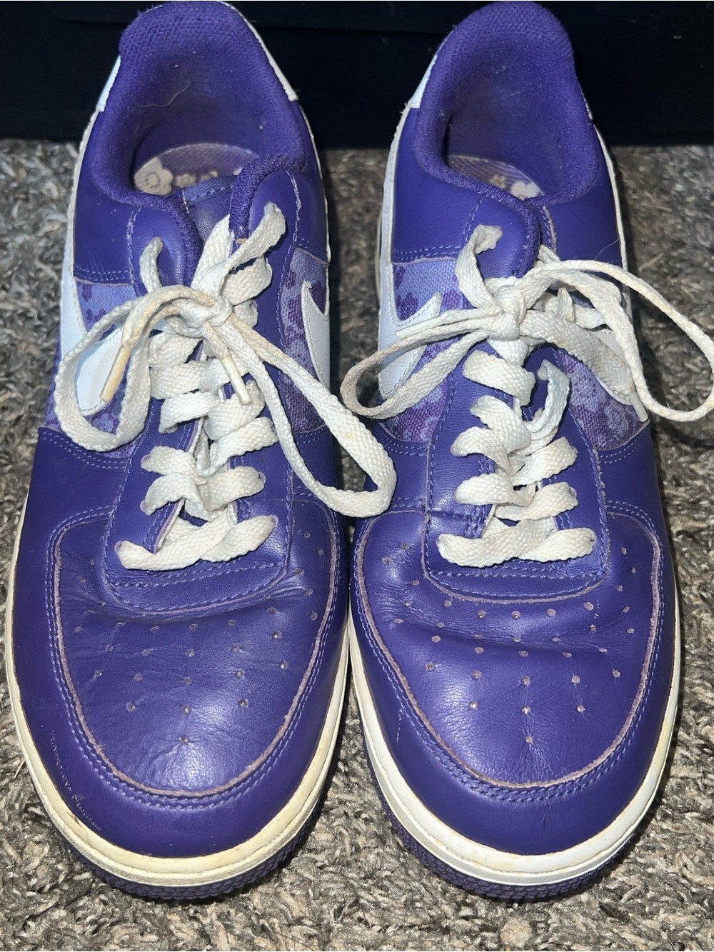 Nike shoes woman size 9